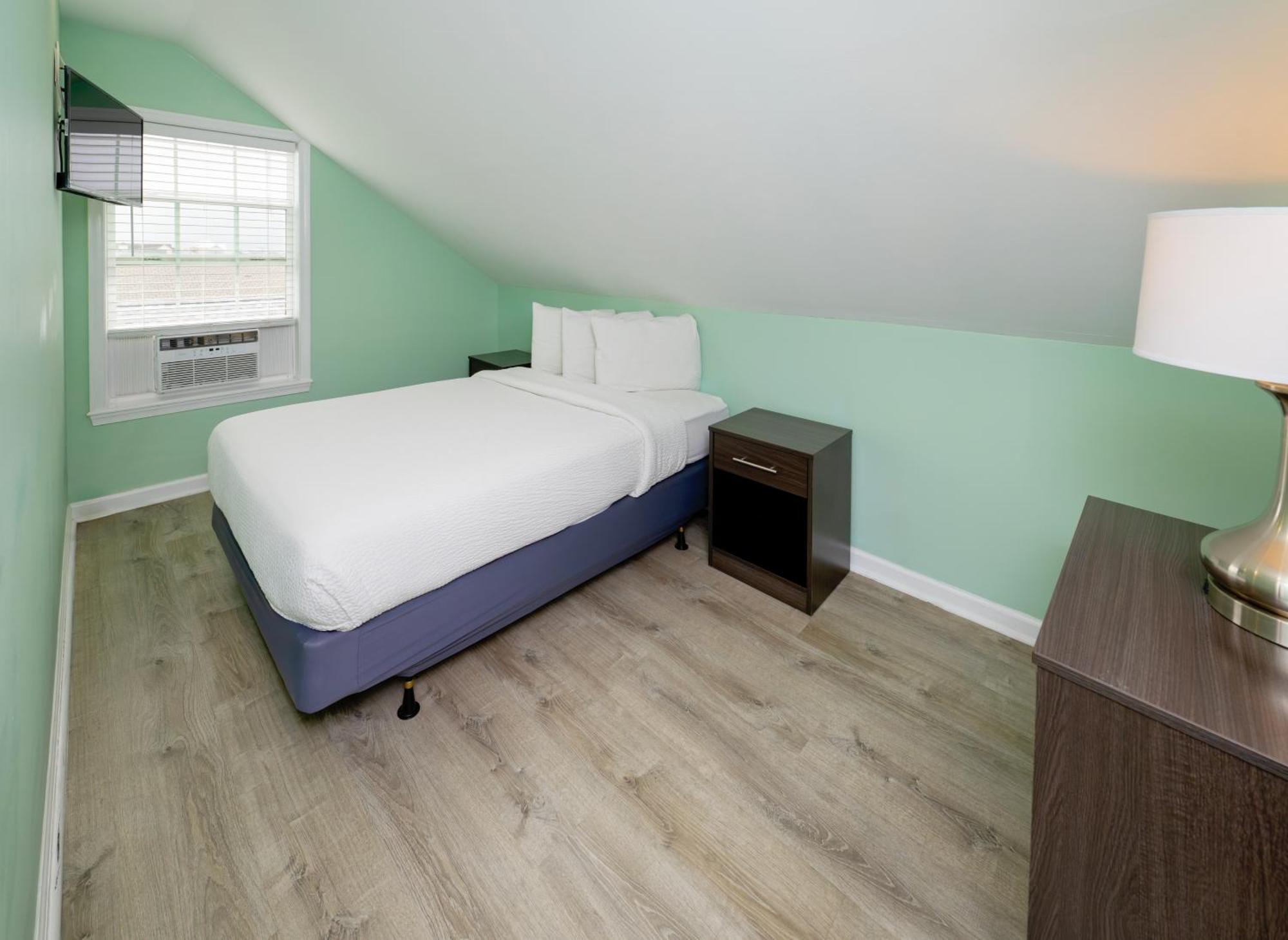 Commander Beach House Hotel Hotel